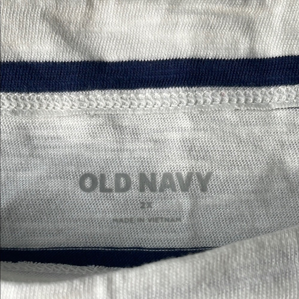 Old Navy Boxy 3/4 Sleeve Top NWT - Picture 2 of 4